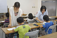 子どもが集会室で「そろばん教室」「お習字教室」にお世話になっています。
